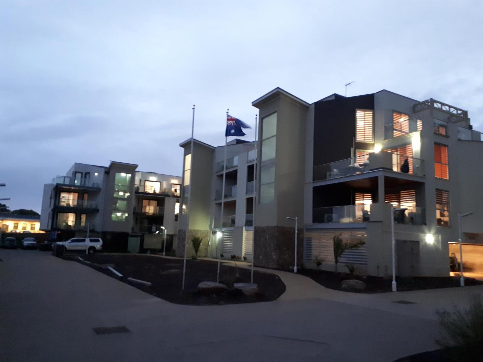 Apartments In Phillip Island Towers - Block C كاوز المظهر الخارجي الصورة